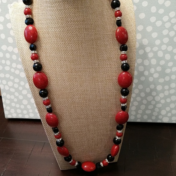 ❎SOLD❎ Handmade Beaded Necklace - Picture 8 of 8